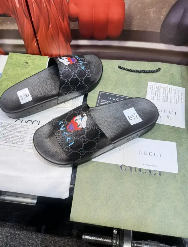 hype Gucci Slippers