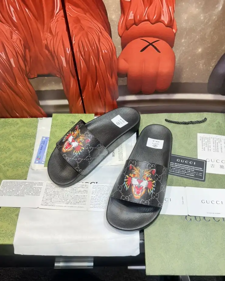 hype Gucci Slippers