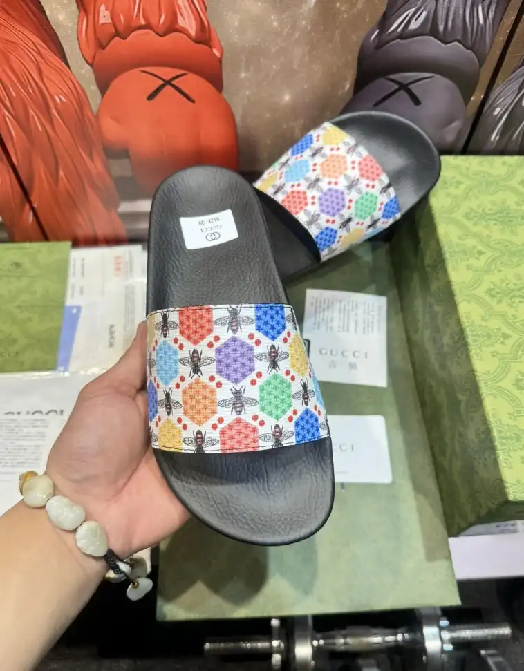 hype Gucci Slippers