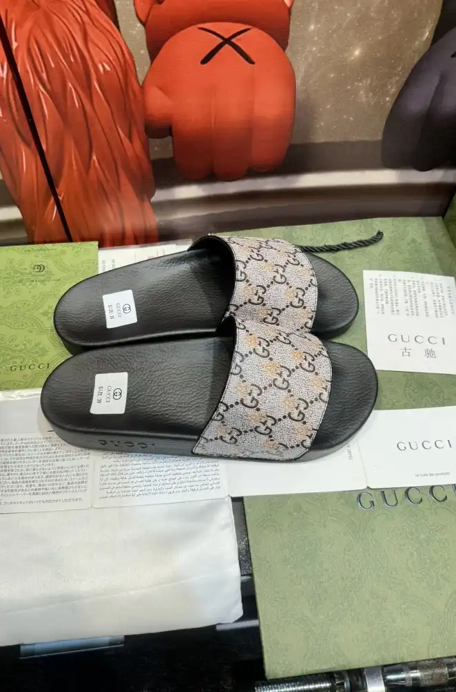 hype Gucci Slippers