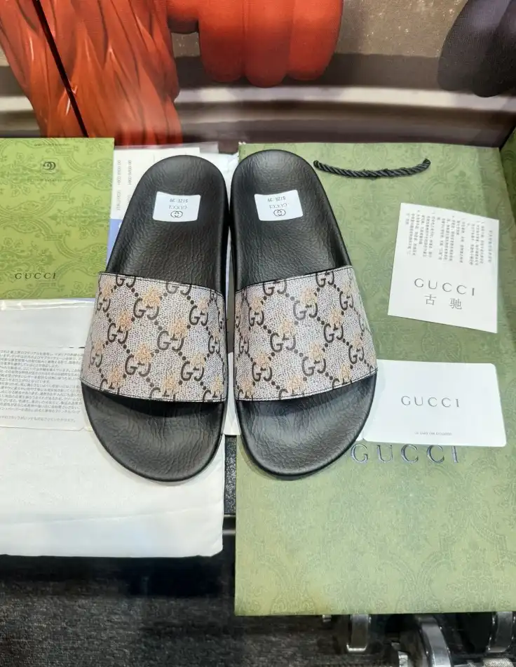 hype Gucci Slippers