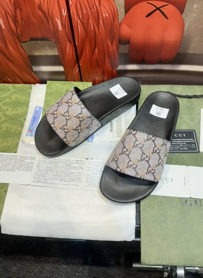 hype Gucci Slippers