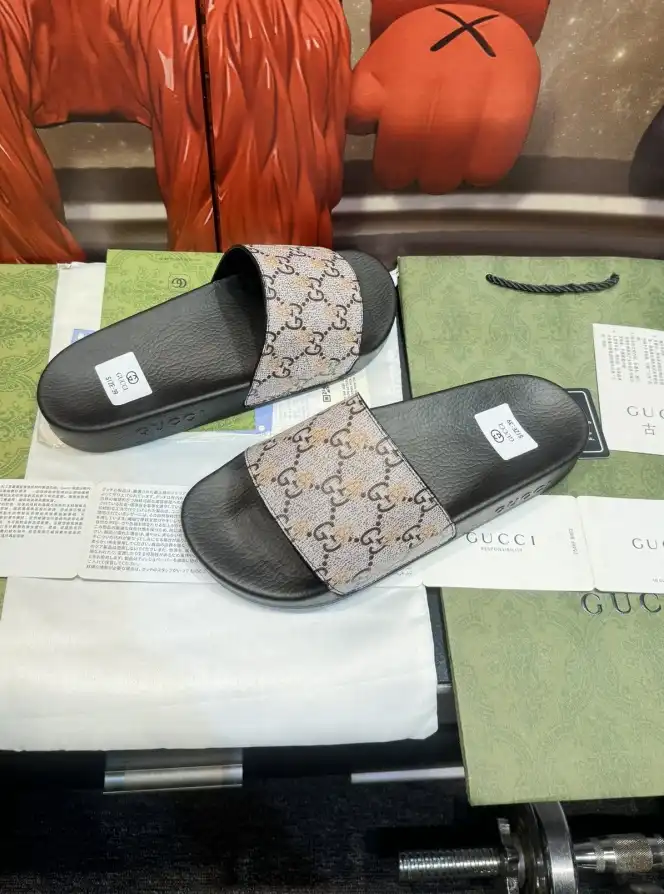 hype Gucci Slippers