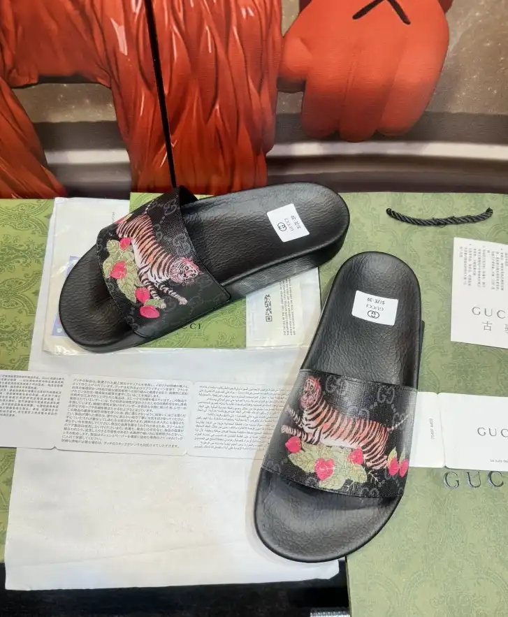 hype Gucci Slippers