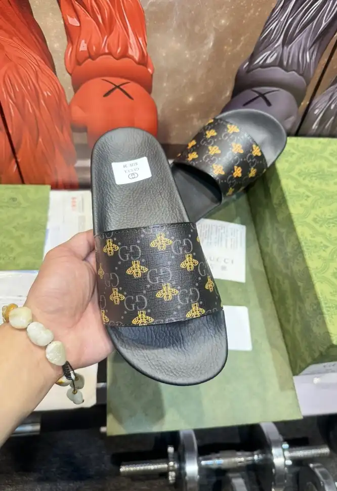 hype Gucci Slippers