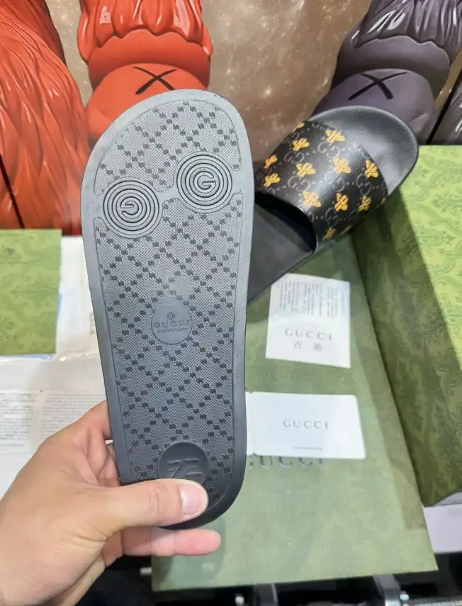 hype Gucci Slippers