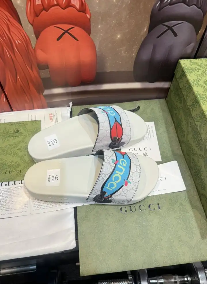 hype Gucci Slippers