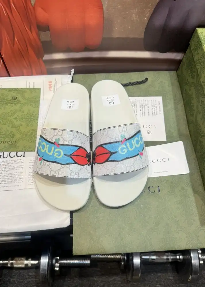 hype Gucci Slippers