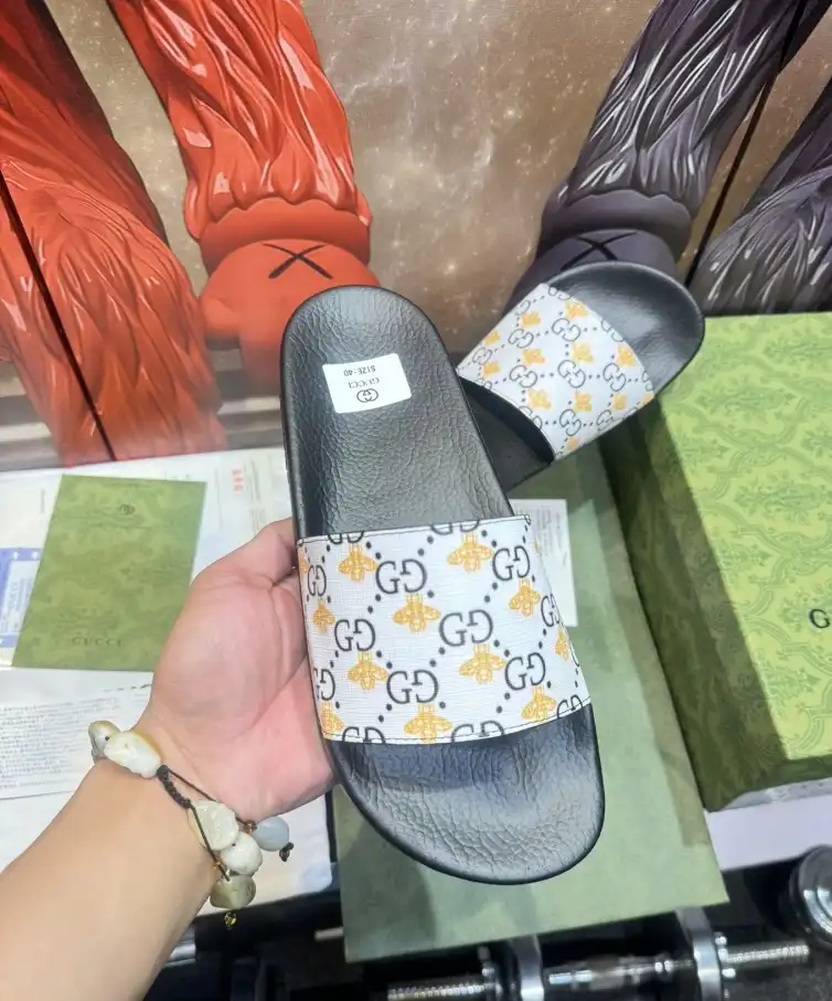 hype Gucci Slippers