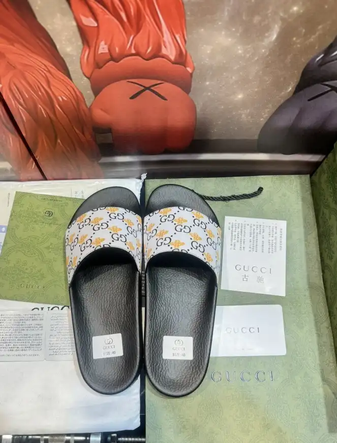 hype Gucci Slippers