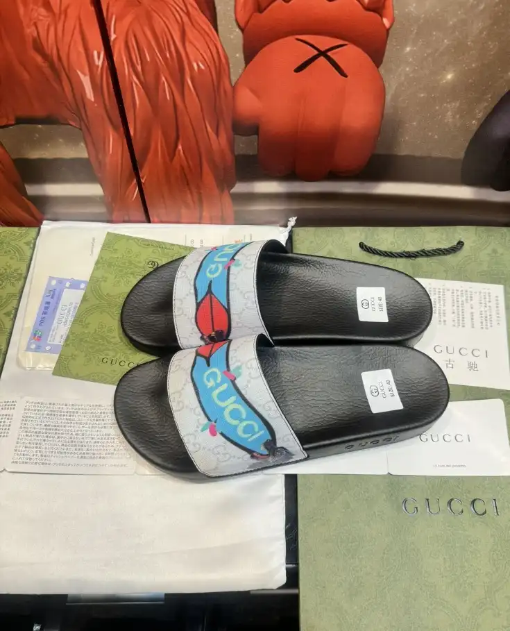 hype Gucci Slippers