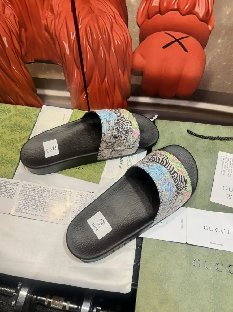 hype Gucci Slippers