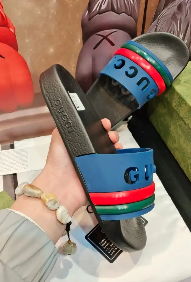 hype Gucci Slippers