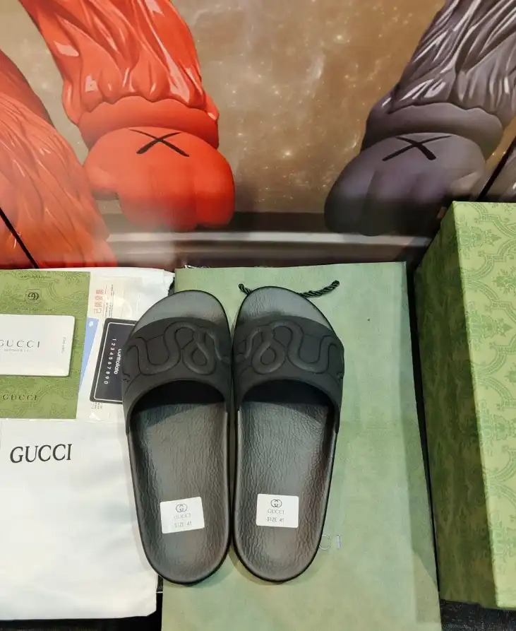 hype Gucci Slippers