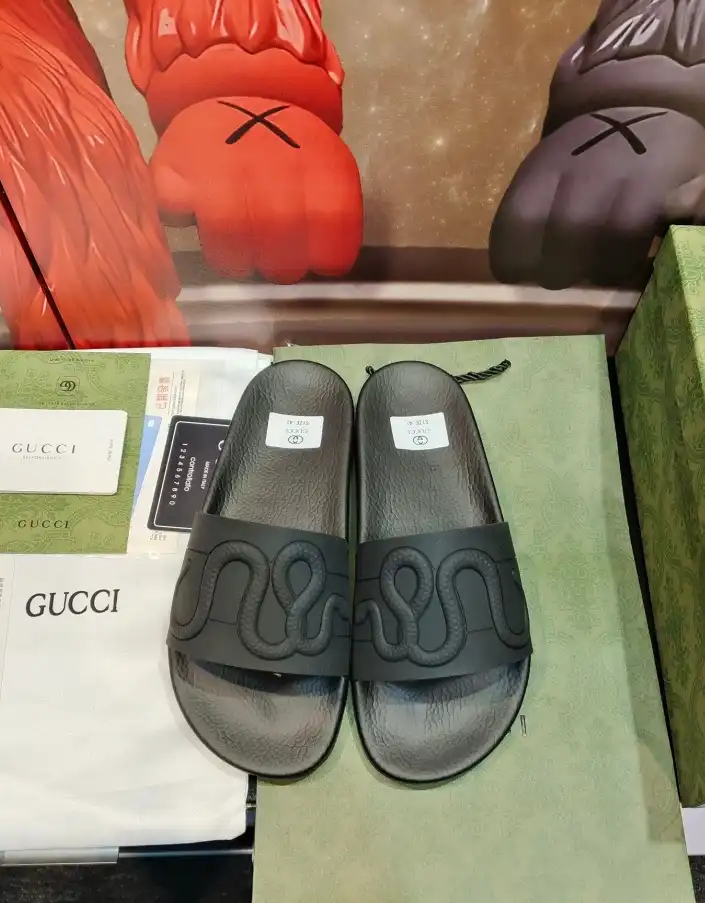 hype Gucci Slippers