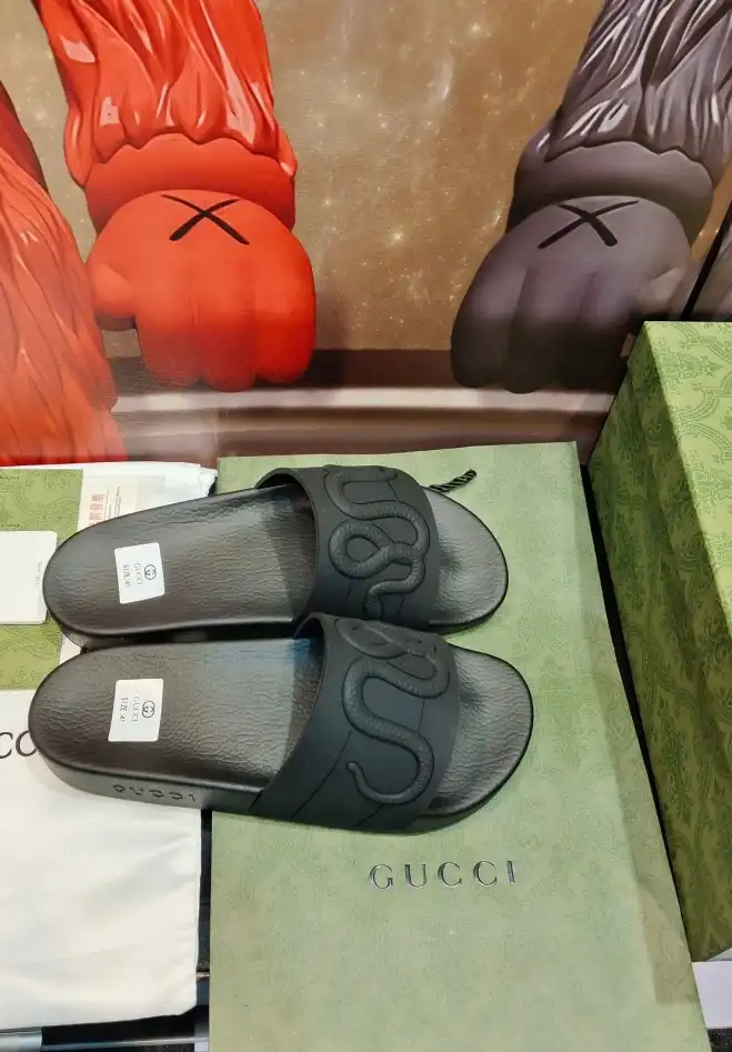 hype Gucci Slippers