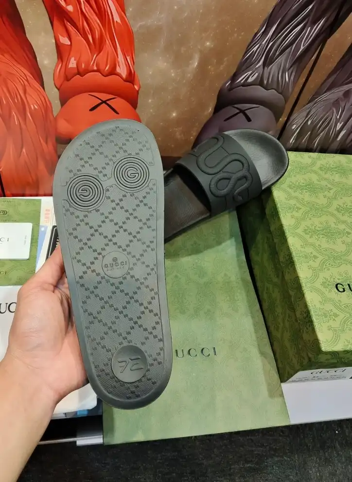 hype Gucci Slippers