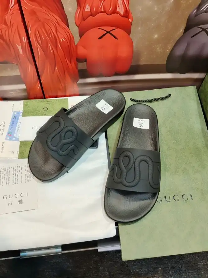 hype Gucci Slippers