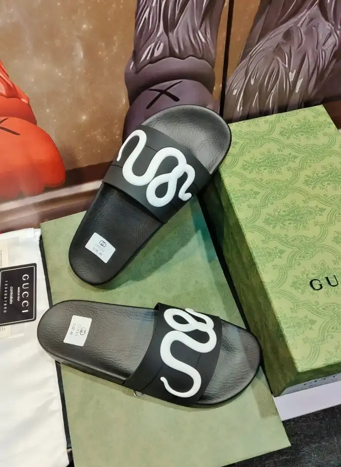 hype Gucci Slippers