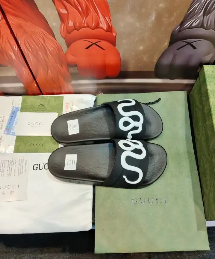 hype Gucci Slippers