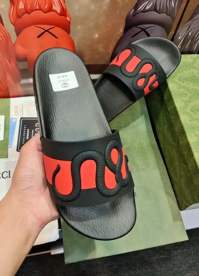 hype Gucci Slippers