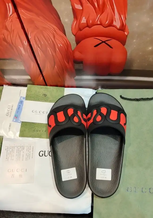 hype Gucci Slippers