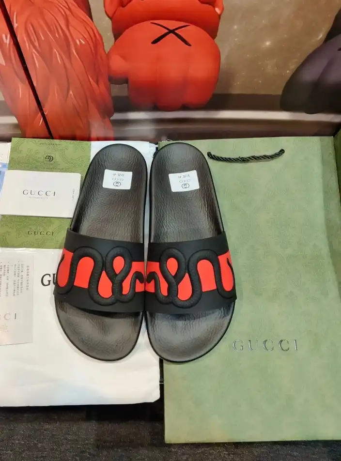 hype Gucci Slippers