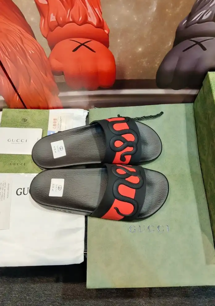 hype Gucci Slippers