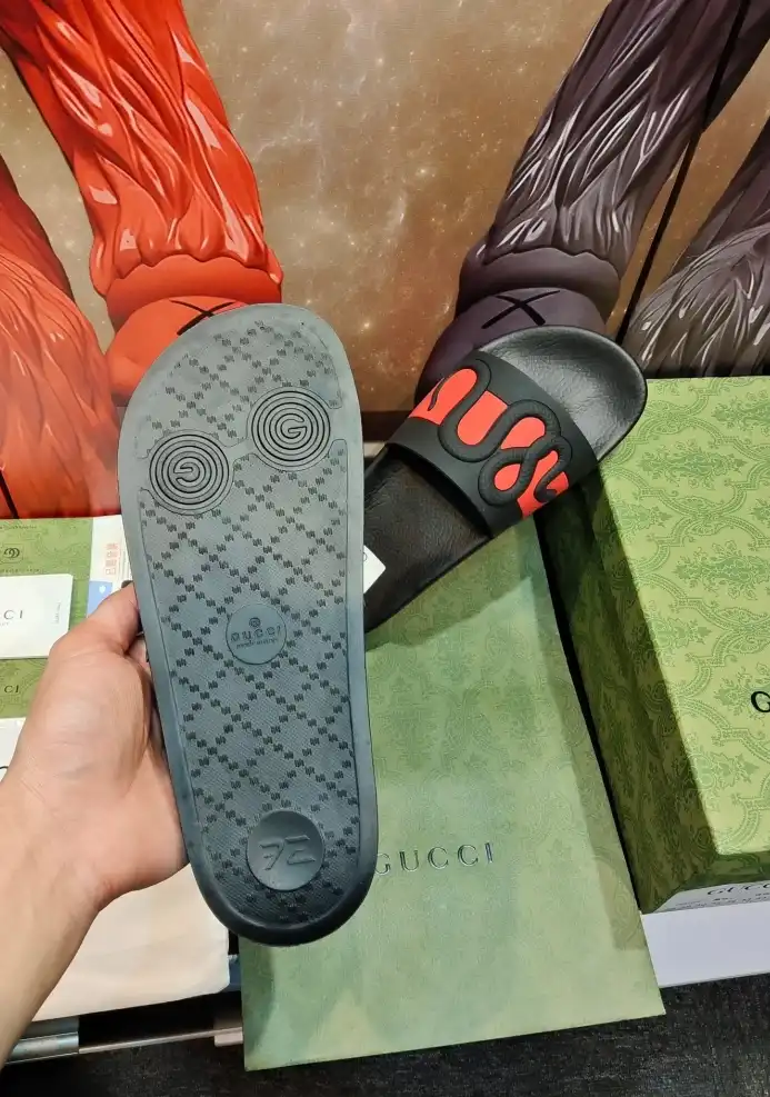 hype Gucci Slippers