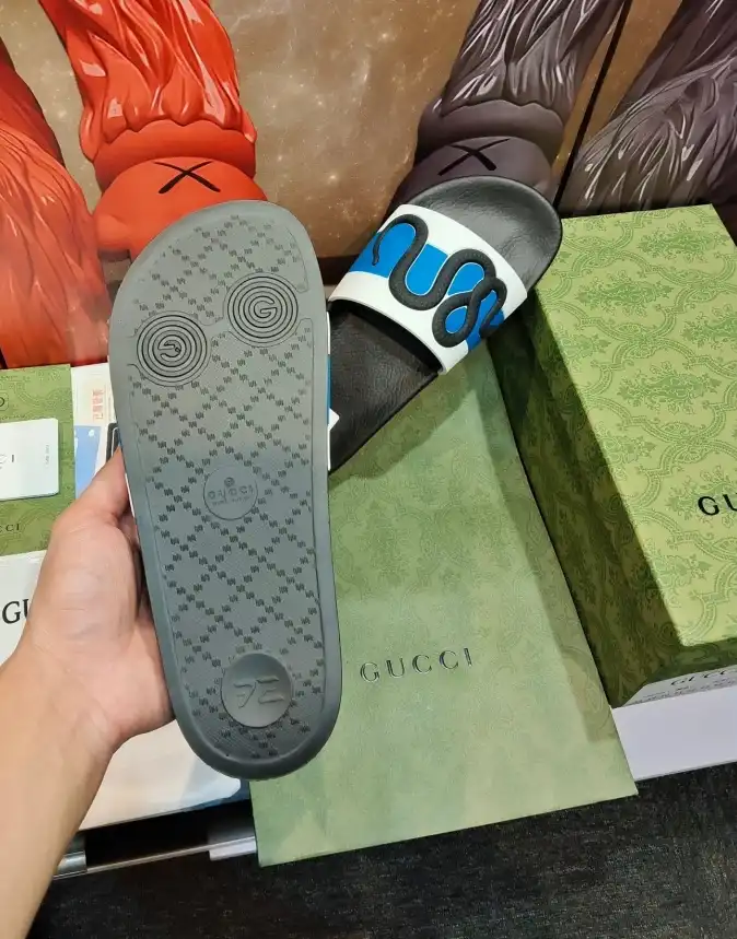 hype Gucci Slippers