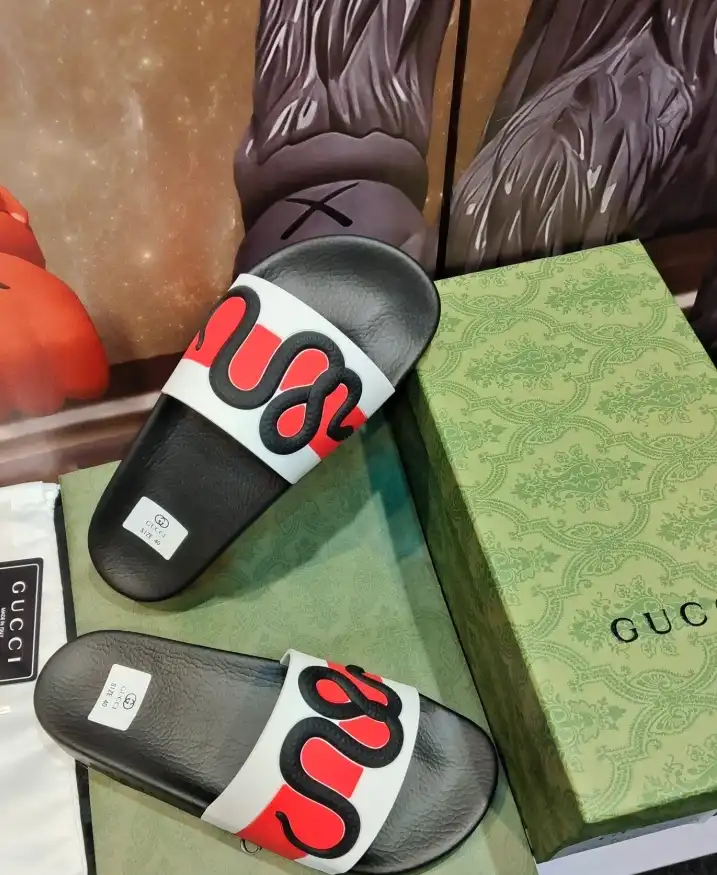 hype Gucci Slippers