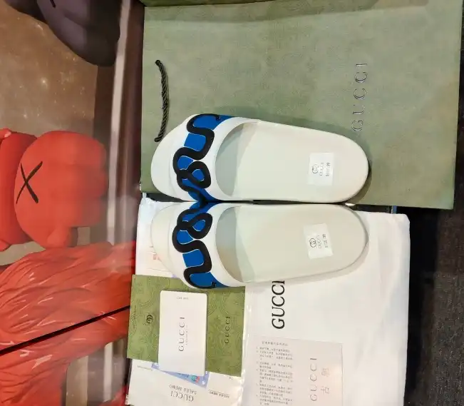 hype Gucci Slippers