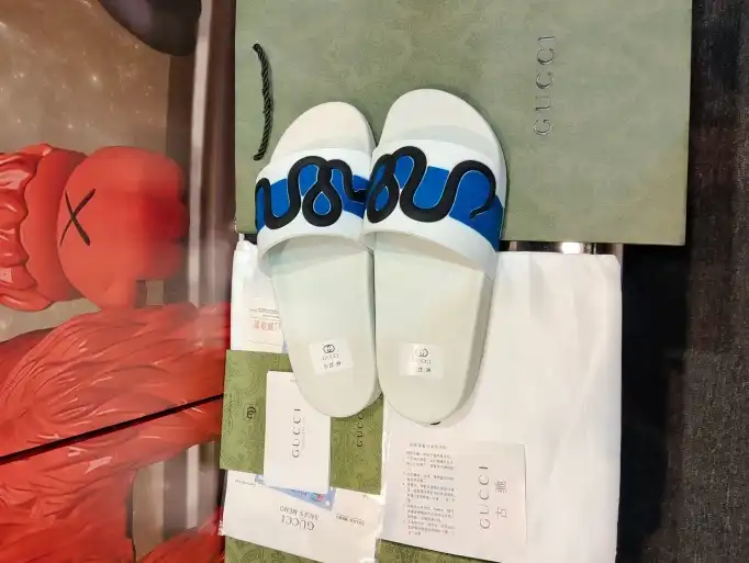 hype Gucci Slippers