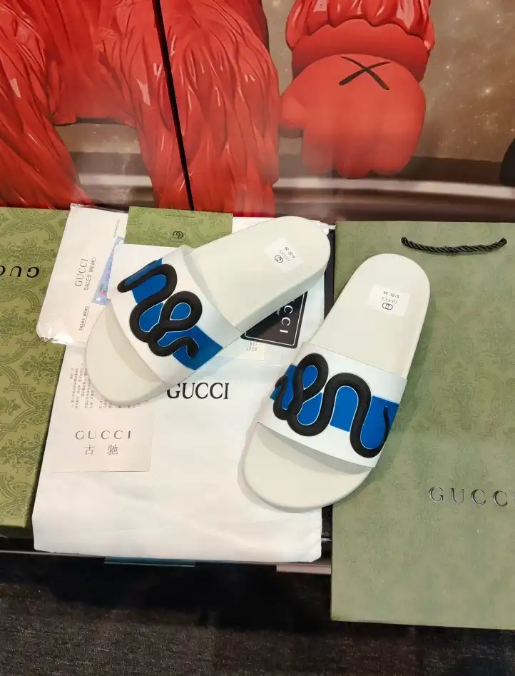 hype Gucci Slippers