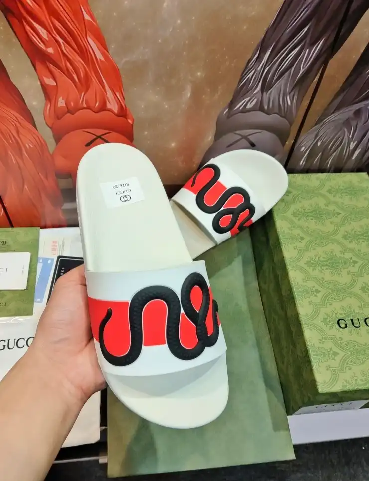 hype Gucci Slippers