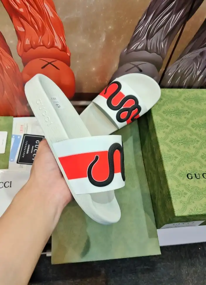 hype Gucci Slippers