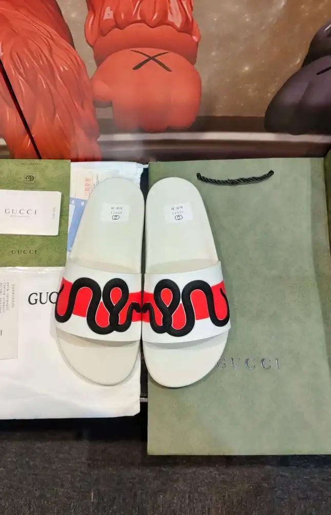 hype Gucci Slippers