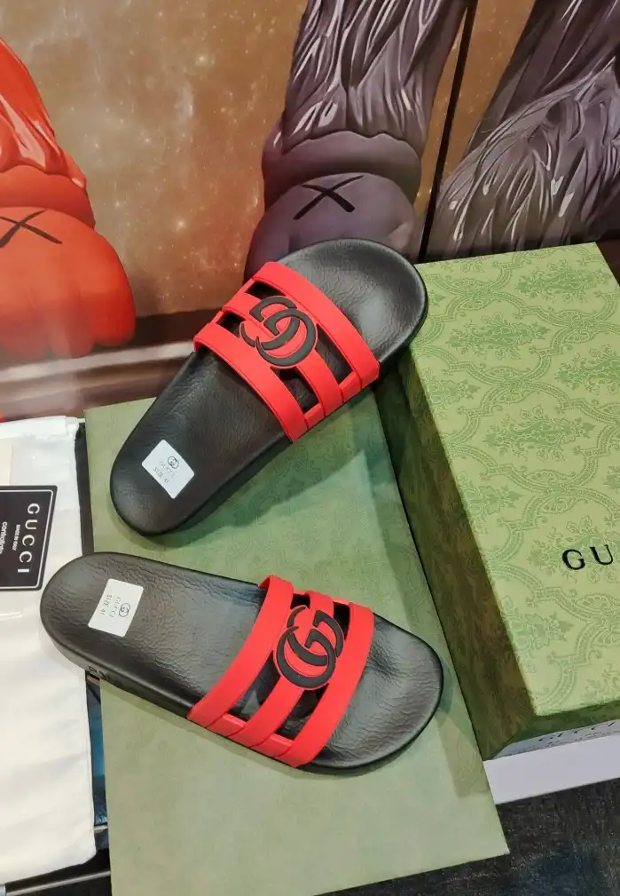 hype Gucci Slippers