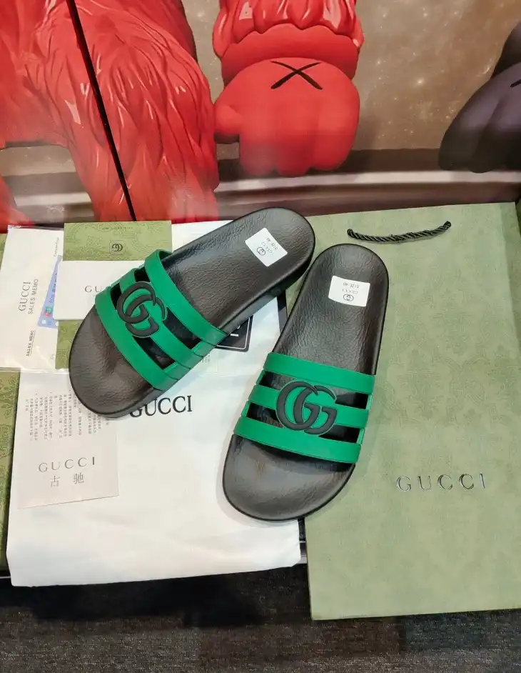 hype Gucci Slippers