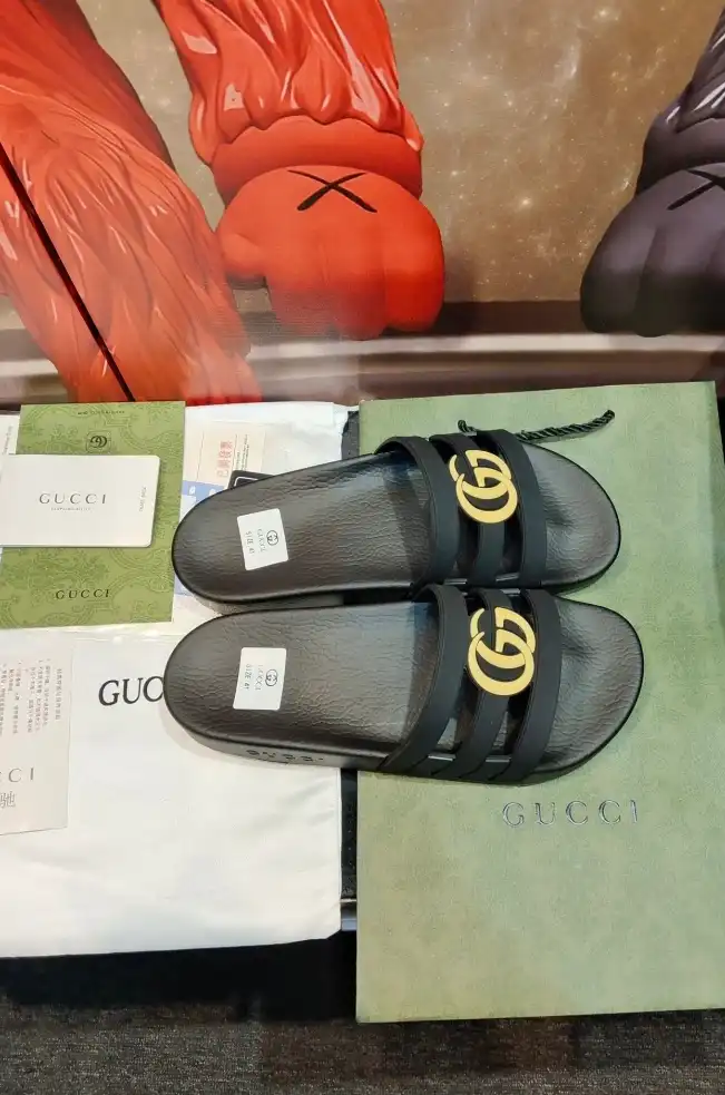 hype Gucci Slippers