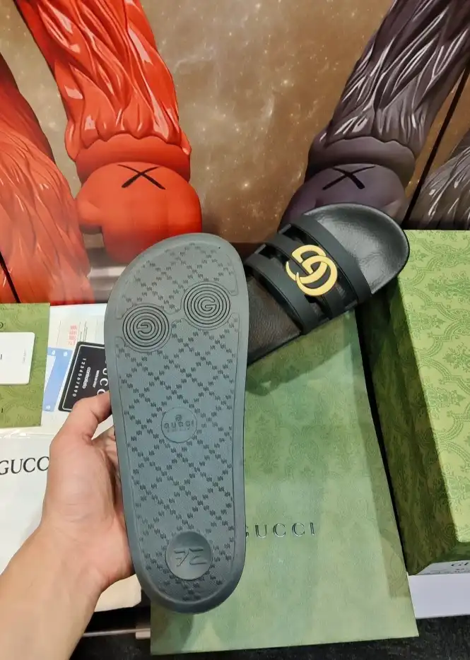 hype Gucci Slippers