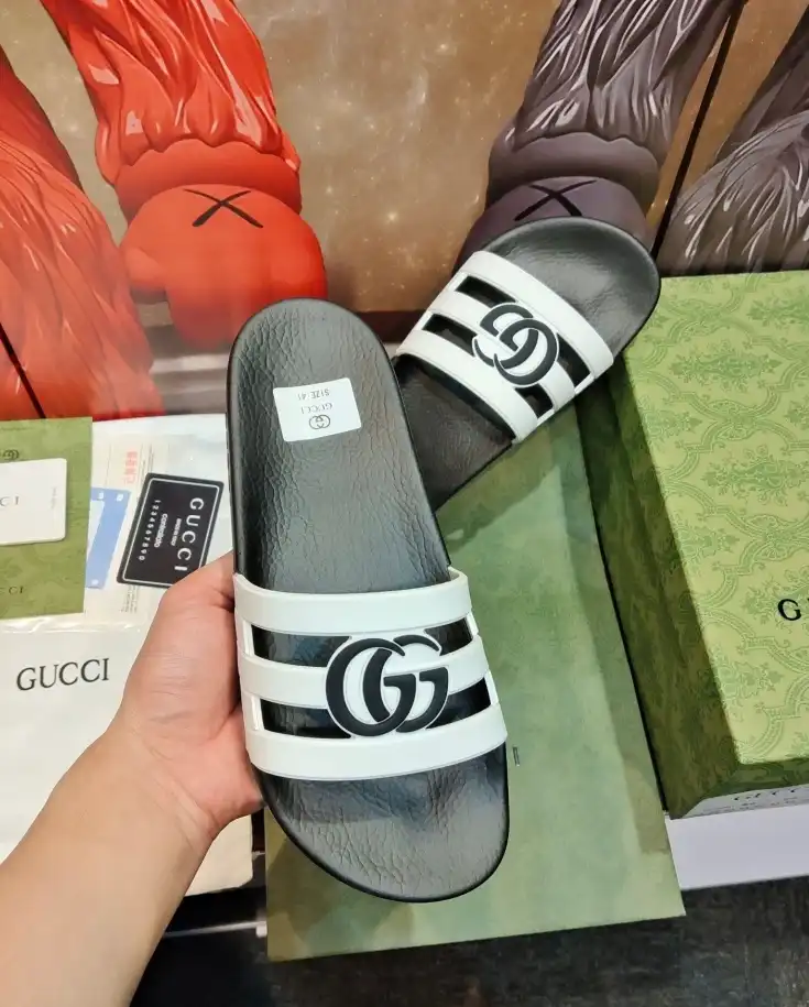 hype Gucci Slippers