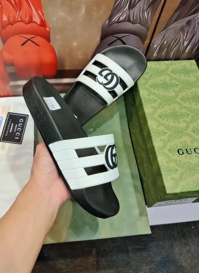 hype Gucci Slippers