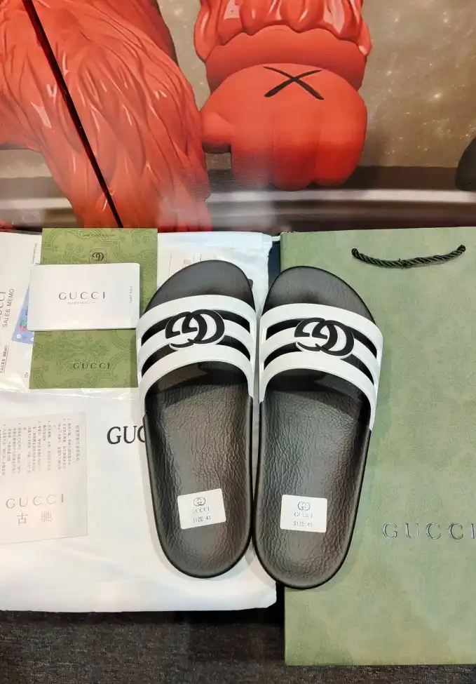 hype Gucci Slippers