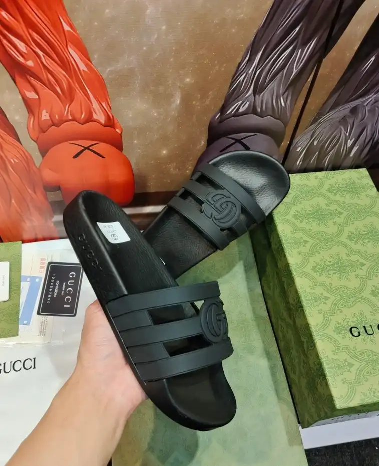 hype Gucci Slippers