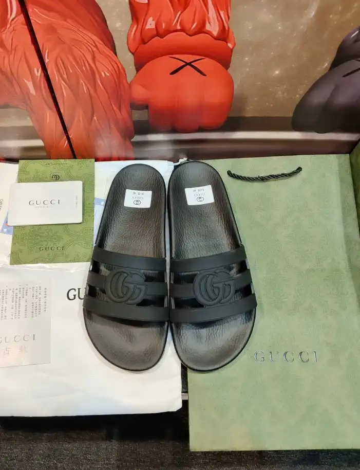 hype Gucci Slippers