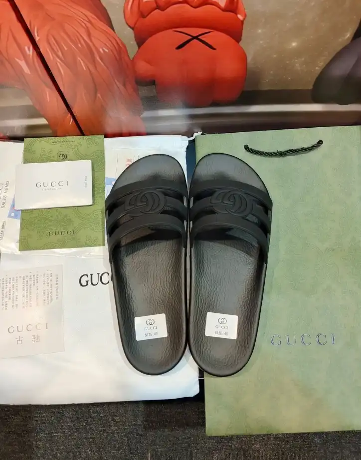 hype Gucci Slippers