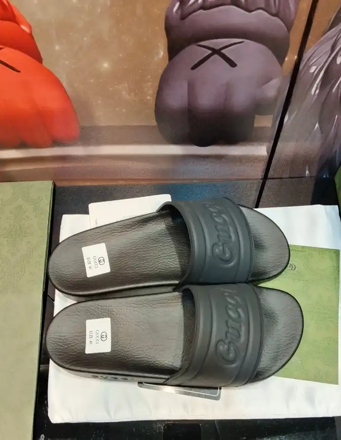 hype Gucci Slippers