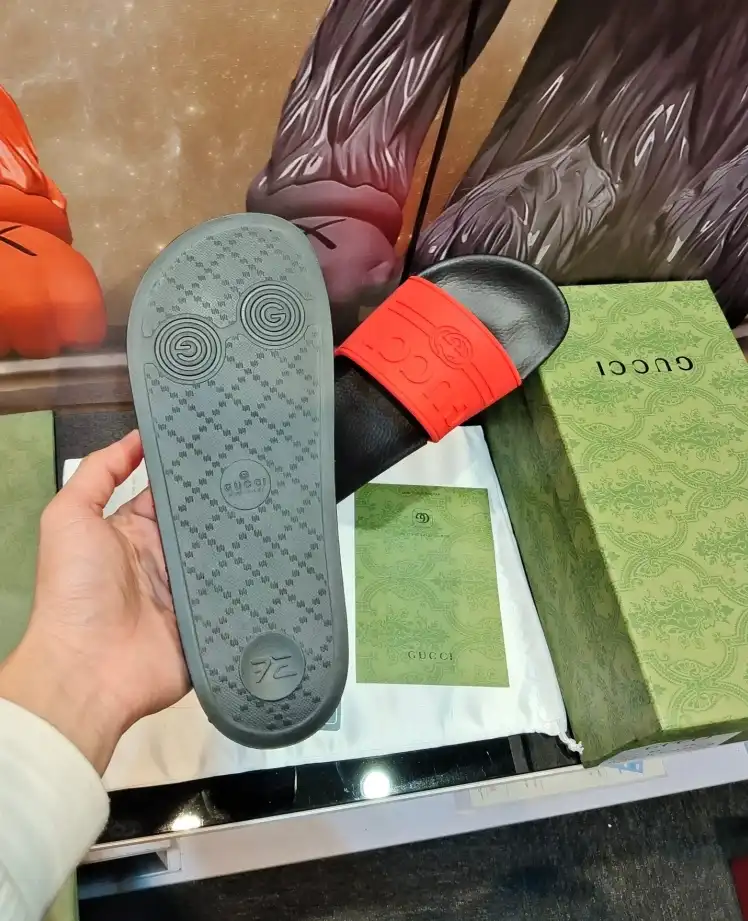 hype Gucci Slippers