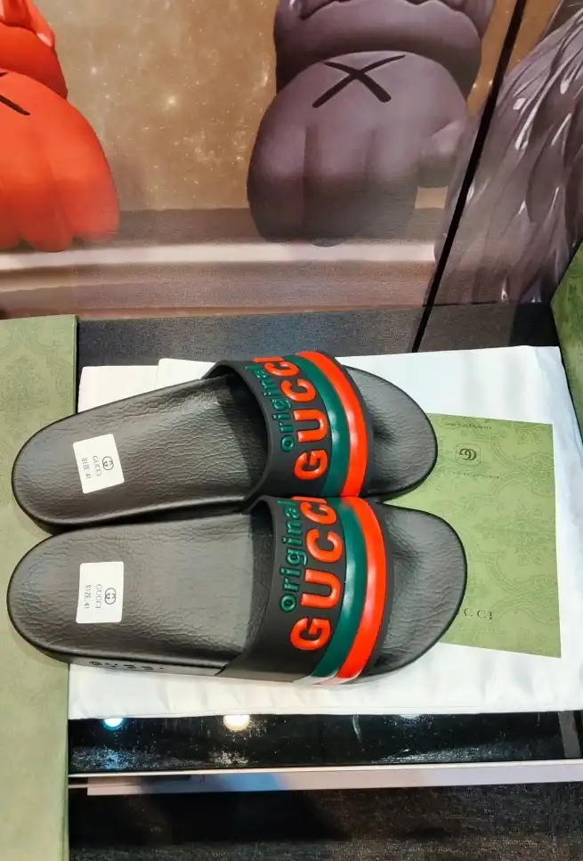 hype Gucci Slippers